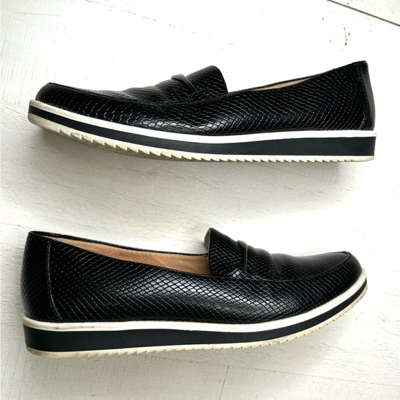 Naturalizer Ranger Loafer Flats Black Front Metal Detail Sz 7.5 M - Picture 9 of 11